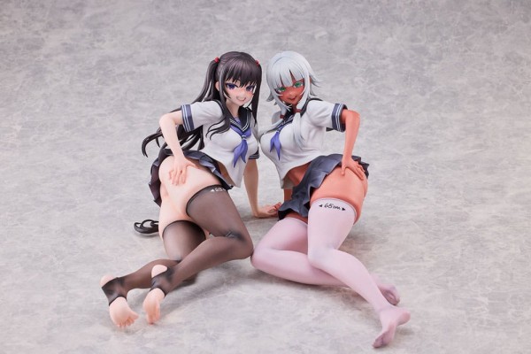 World Where the Thickness of a Girl's Thighs is Equal to Her Social: Raura Aiza & Iroha Shishikura 1